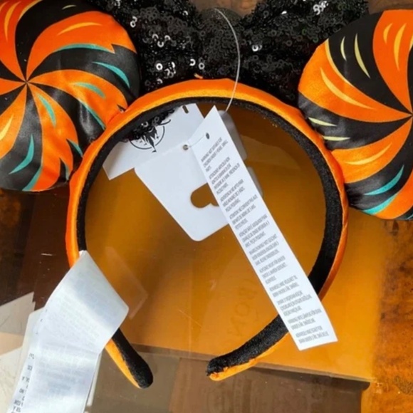 DISNEY 2022 HALLOWEEN PARTY ADULT EARS NWT - Picture 2 of 2